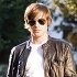 Zac Efron tombe la chemise dans "Seventeen Again"