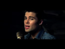 Joe McElderry chante "Someone Wake Me Up" (Angleterre)